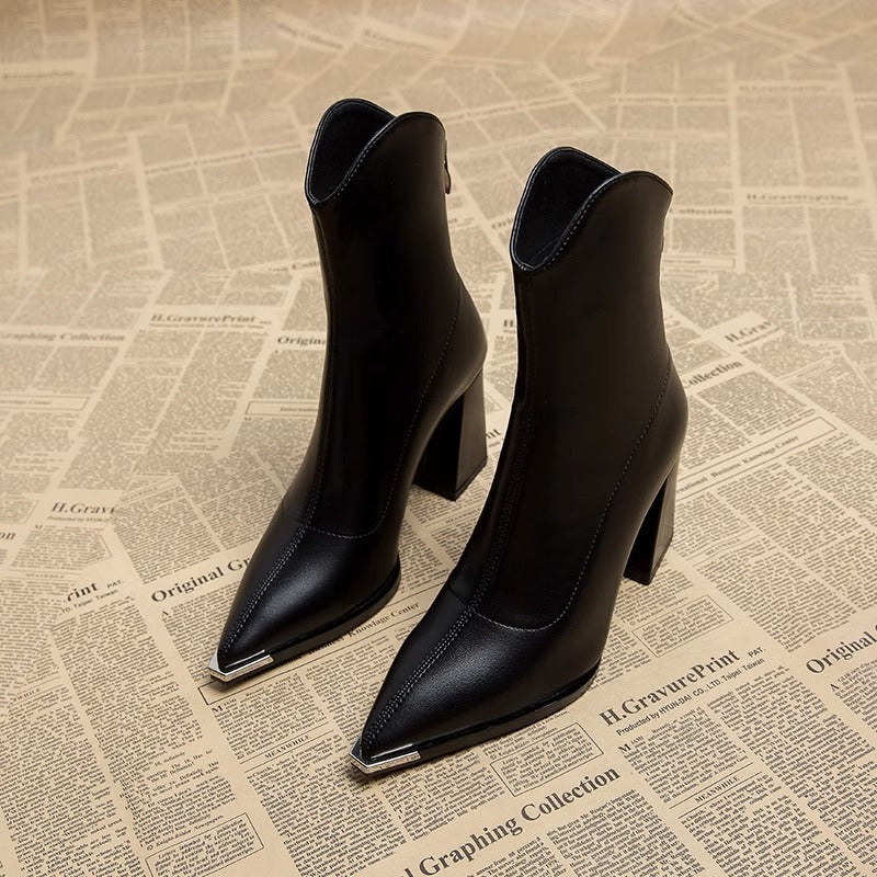 Bottines à bout pointu et talon épais