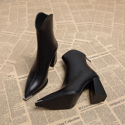 Bottines à bout pointu et talon épais