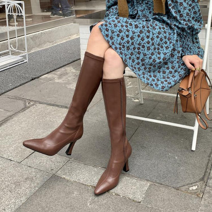 Bottes à talon très haut